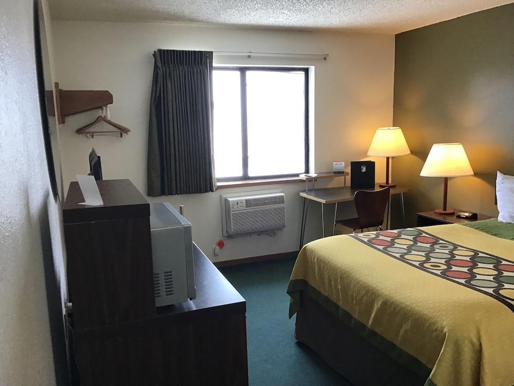 Super 8 By Wyndham Livingston Yellowstone Eksteriør billede