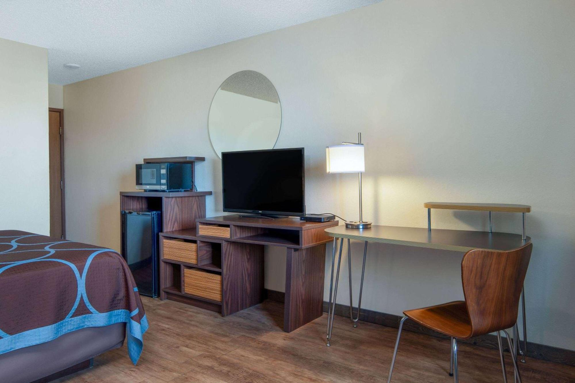 Super 8 By Wyndham Livingston Yellowstone Eksteriør billede
