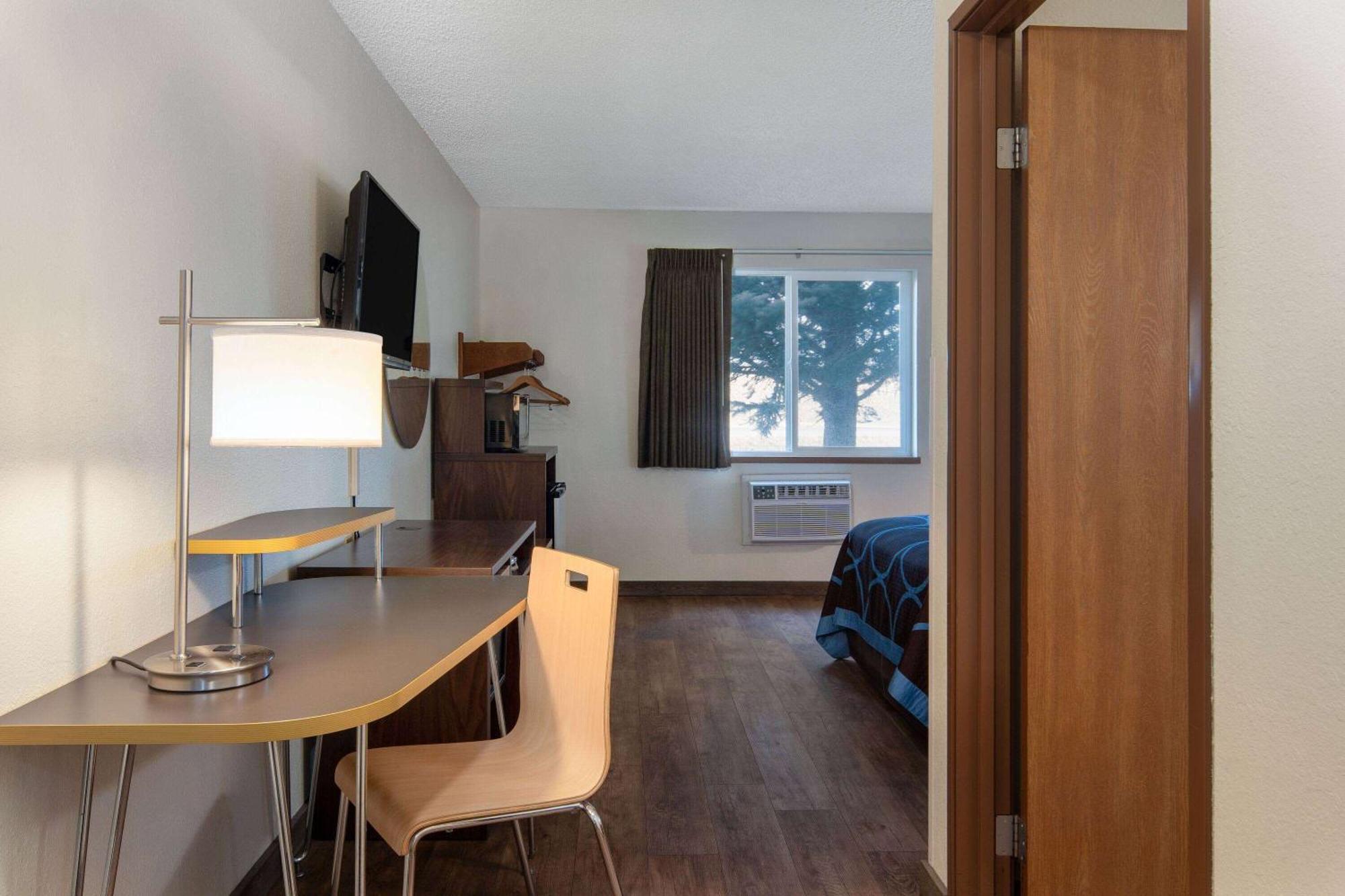 Super 8 By Wyndham Livingston Yellowstone Eksteriør billede