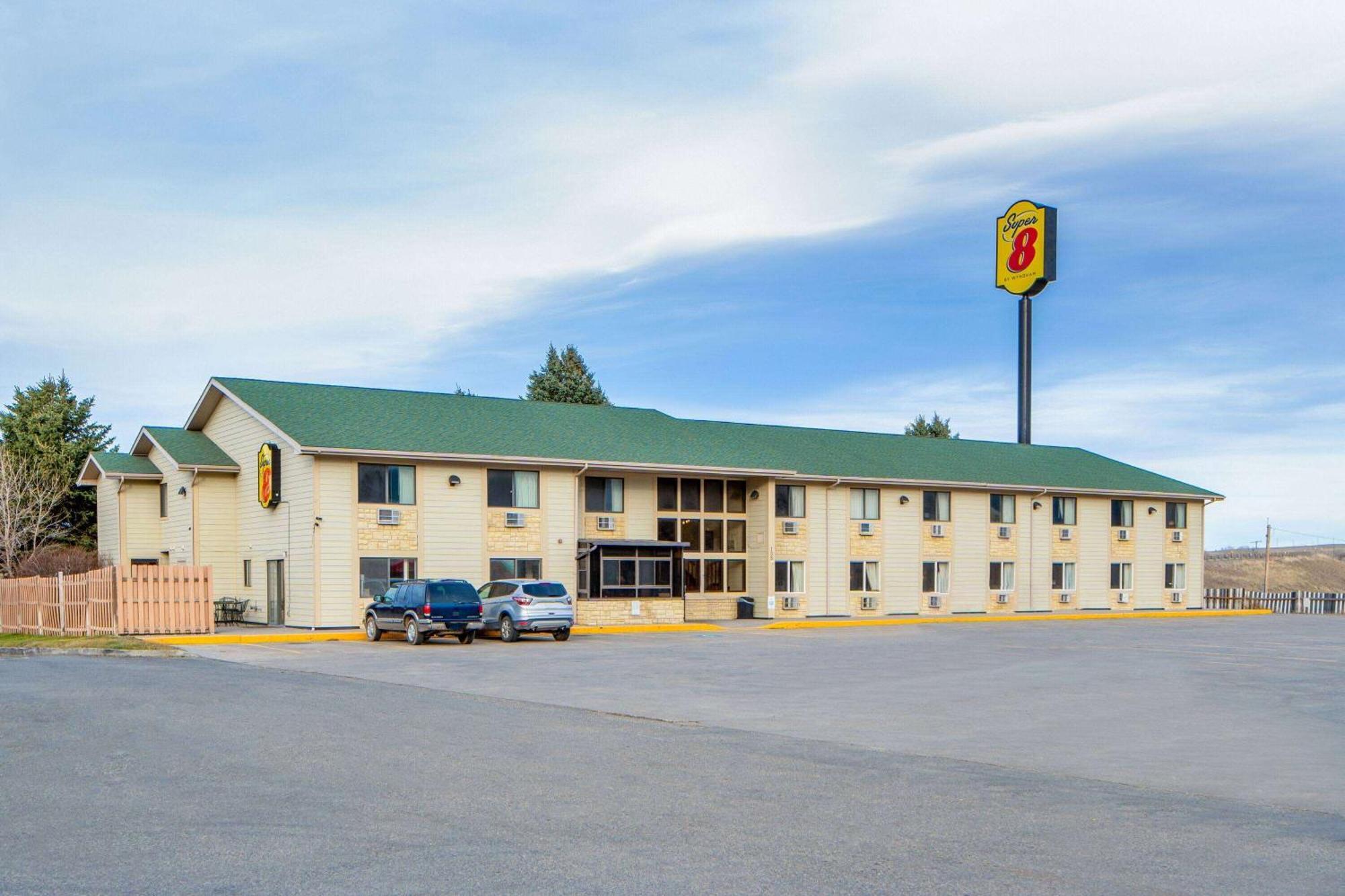 Super 8 By Wyndham Livingston Yellowstone Eksteriør billede